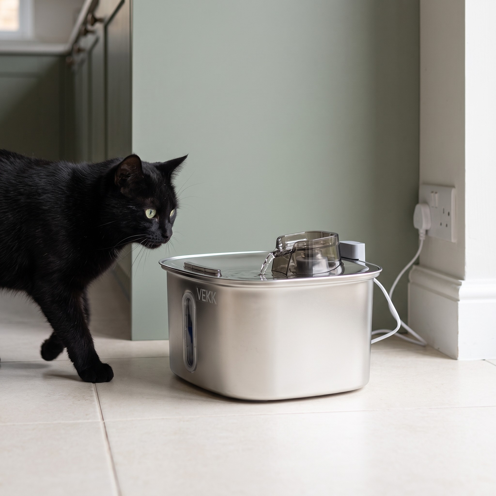 Stainless Steel Pet Water Fountain for Cats and Dogs - Image 2
