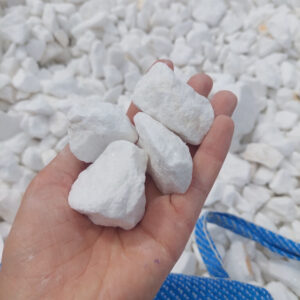 Marble Chippings Extra White 30–60mm