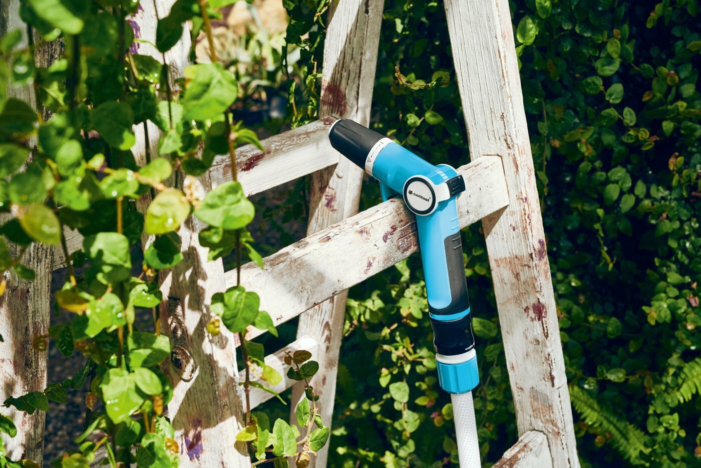 Hose Spray Gun Ergonomic with Tap Connector - Image 2