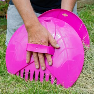 Leaf Grabs Pair Pink Handheld Garden Scoops